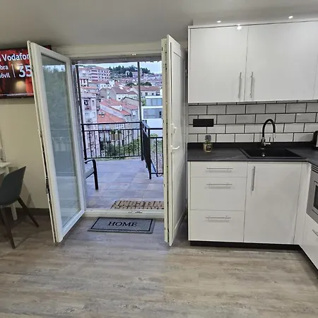 Calpurnia Abana * Ourense