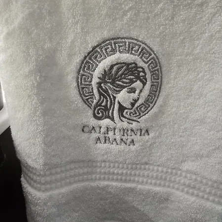 Calpurnia Abana 公寓